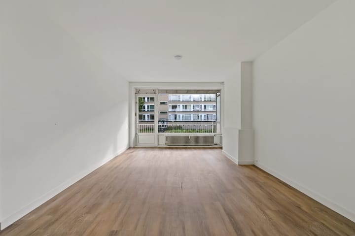 Photo 3 of Parelmoerhorst 75