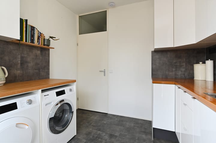 Foto 25 van Charlotte de Bourbonstraat 44