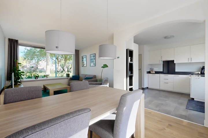 Photo 10 of Veltstraat 12