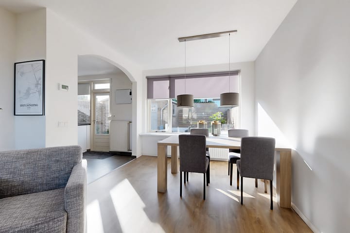 Photo 13 of Veltstraat 12