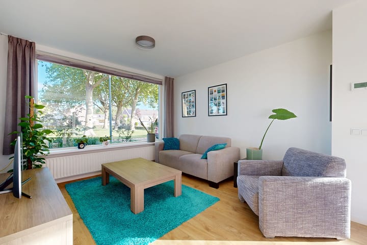 Photo 14 of Veltstraat 12