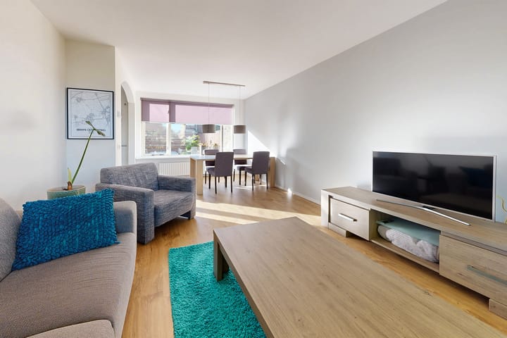 Photo 17 of Veltstraat 12