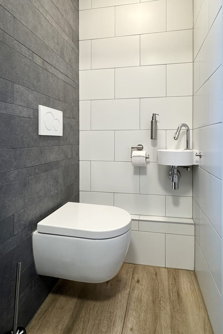 Photo 24 of Veltstraat 12