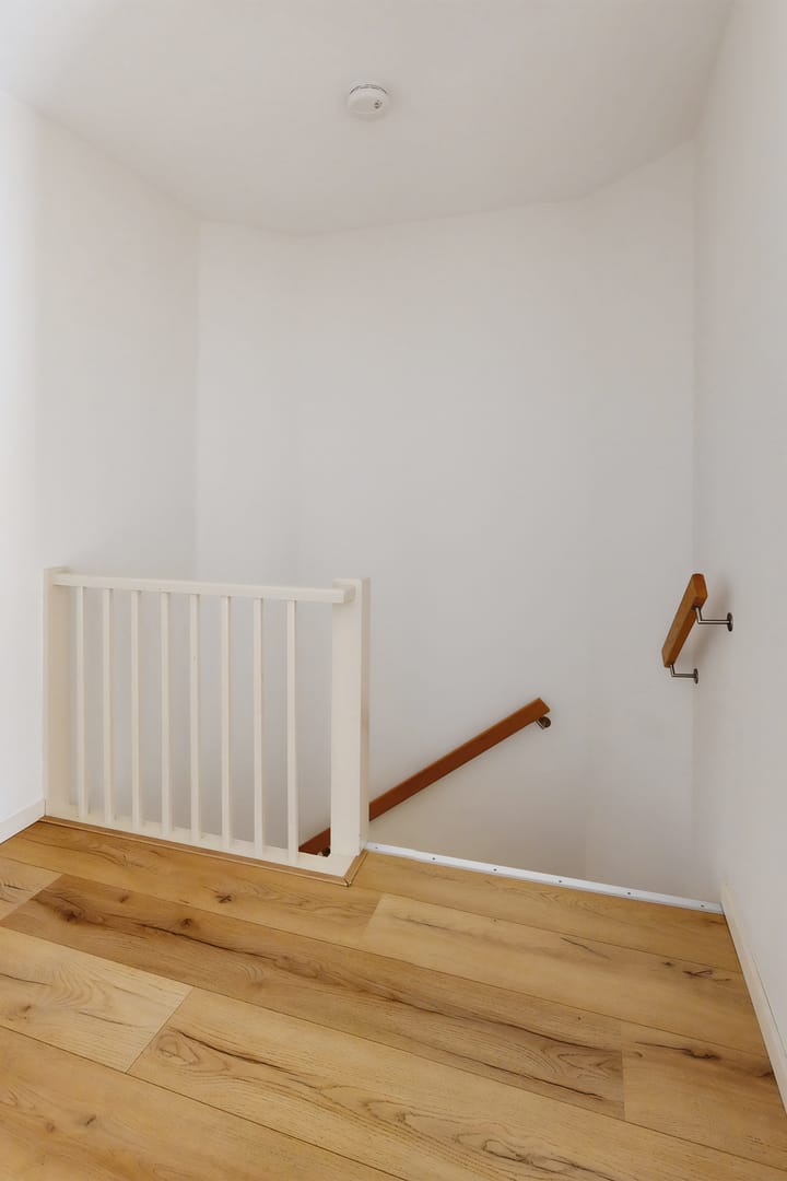 Photo 26 of Veltstraat 12