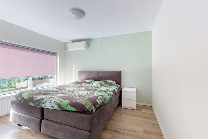 Photo 27 of Veltstraat 12