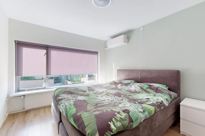 Photo 28 of Veltstraat 12