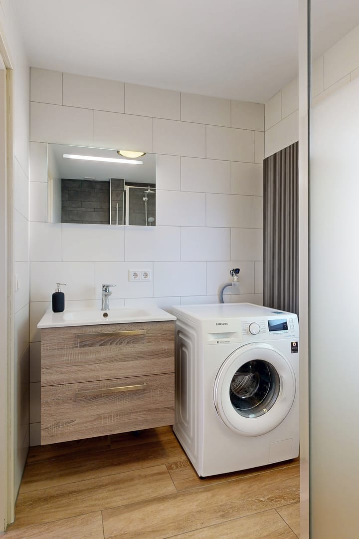 Photo 37 of Veltstraat 12