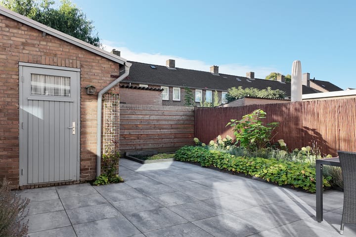 Photo 39 of Veltstraat 12