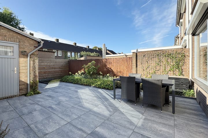 Photo 42 of Veltstraat 12