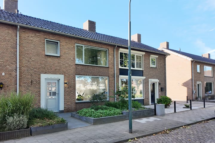 Photo 45 of Veltstraat 12