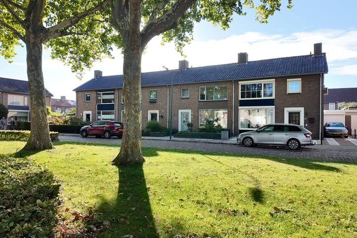 Photo 49 of Veltstraat 12