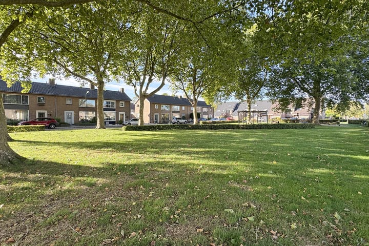 Photo 51 of Veltstraat 12