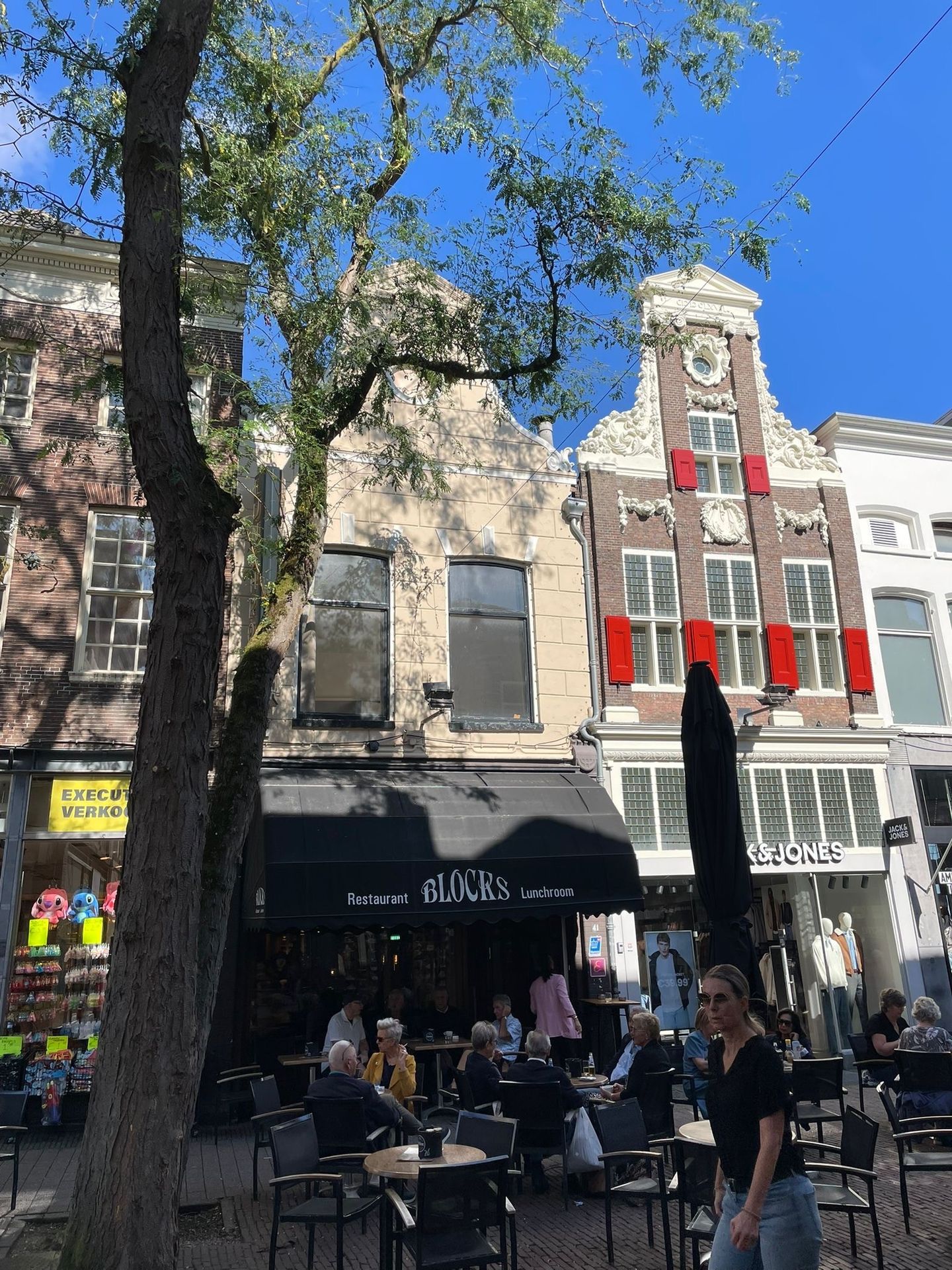 View photo 1 of Diezerstraat 41