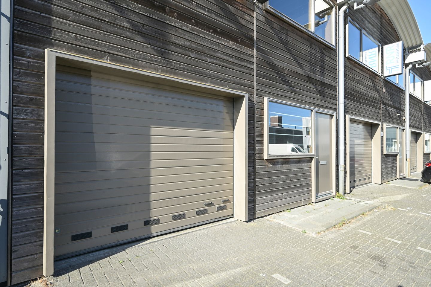 View photo 2 of Industrieweg 87