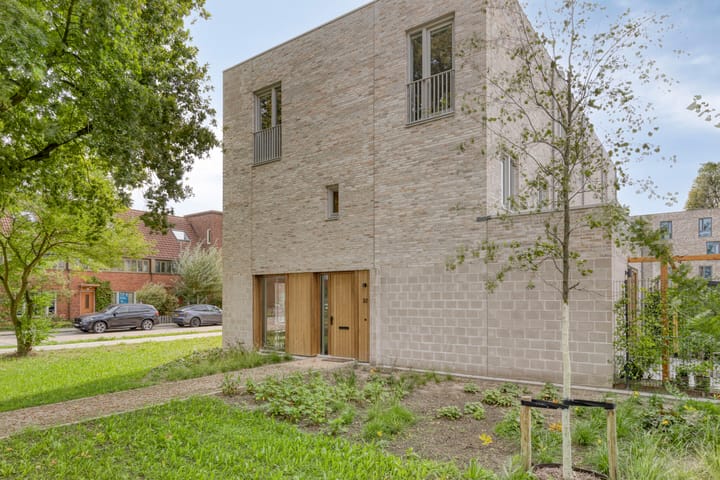 Photo 42 of Lochemstraat 32