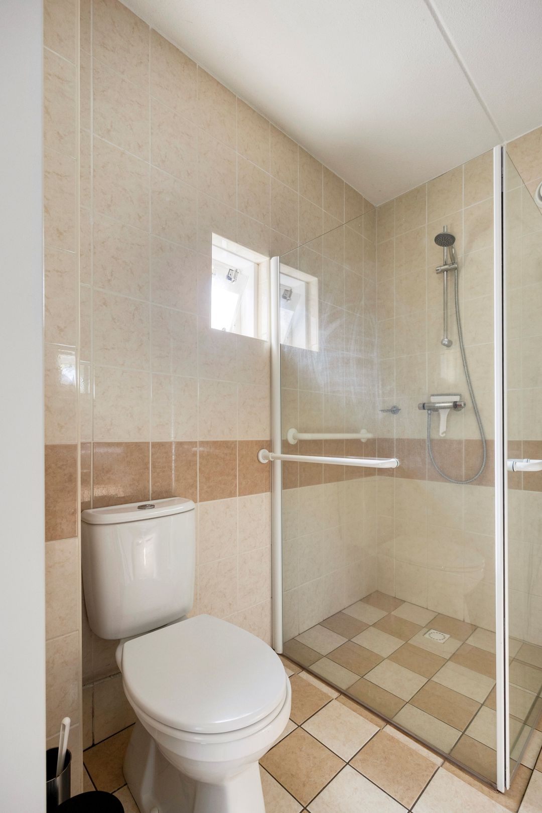 Photo 17 of Binnenweg 12-70