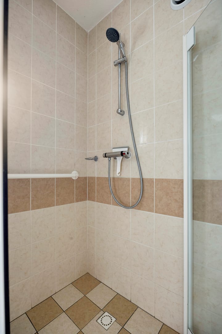 Photo 16 of Binnenweg 12-70