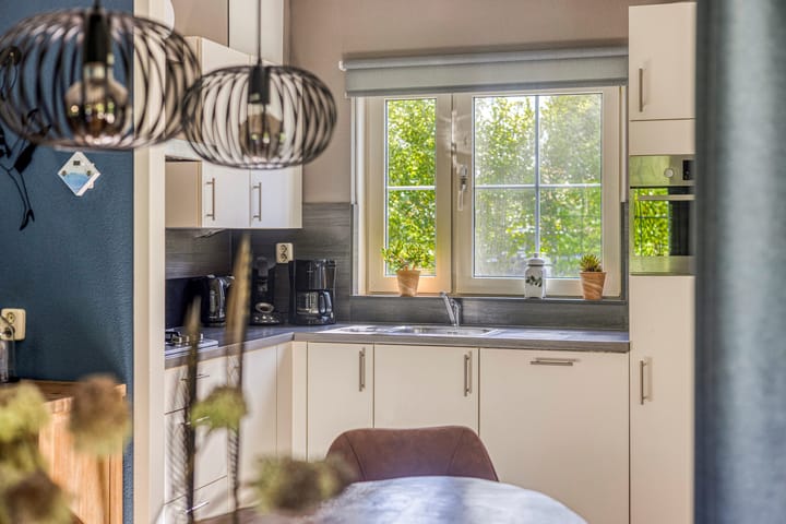 Photo 8 of Binnenweg 12-70