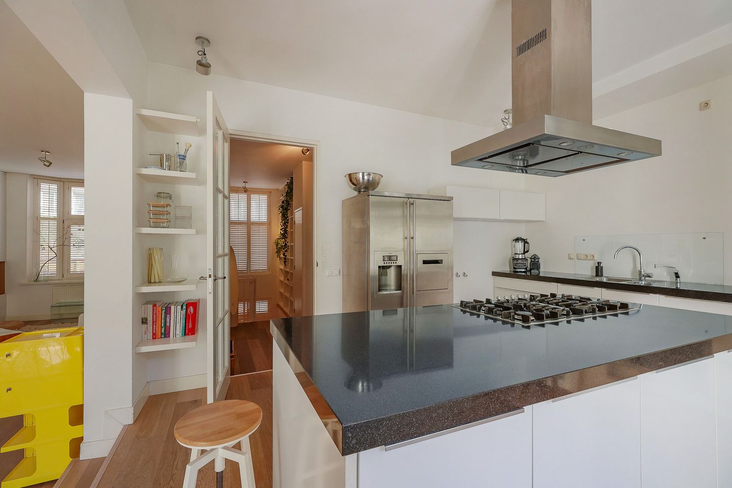 Photo 10 of Reinier Claeszenstraat 17-H