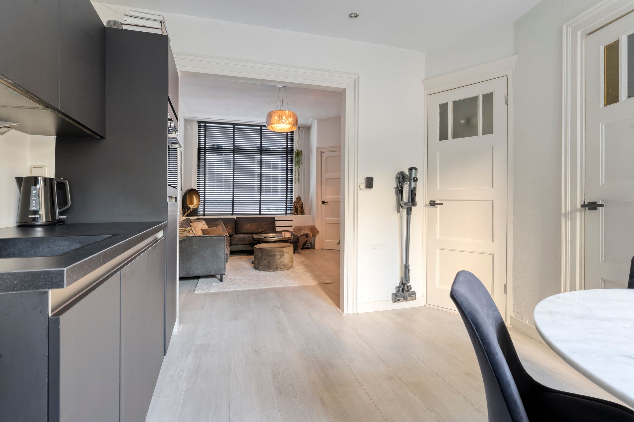 Foto 9 van Van Karnebeekstraat 44