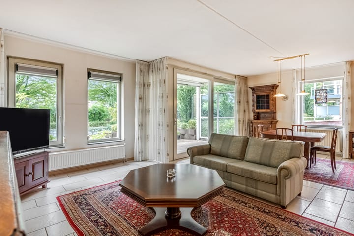 Foto 2 van Meester Linssenhof 43