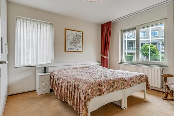 Foto 4 van Meester Linssenhof 43