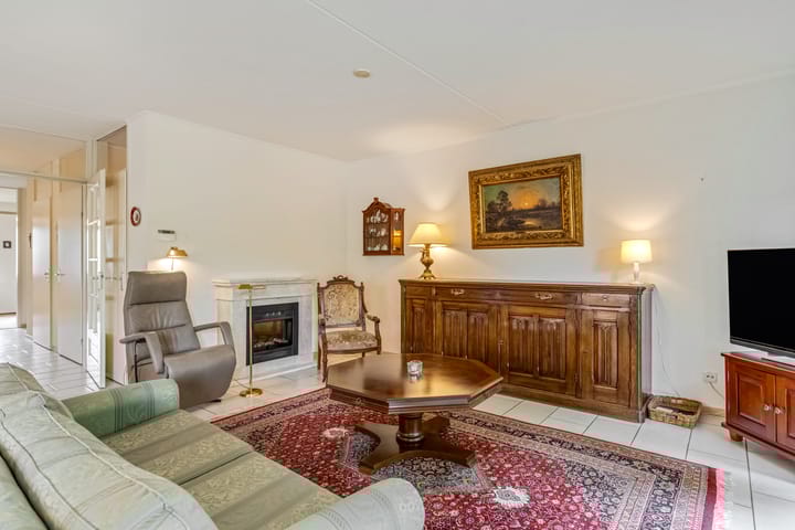 Foto 10 van Meester Linssenhof 43