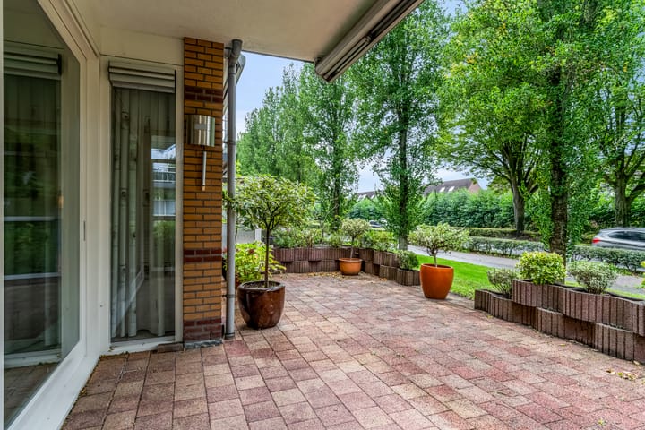 Foto 30 van Meester Linssenhof 43