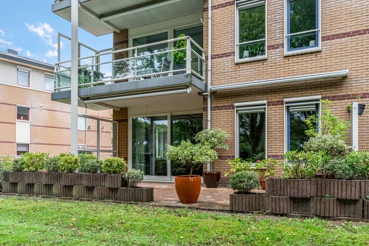 Foto 43 van Meester Linssenhof 43