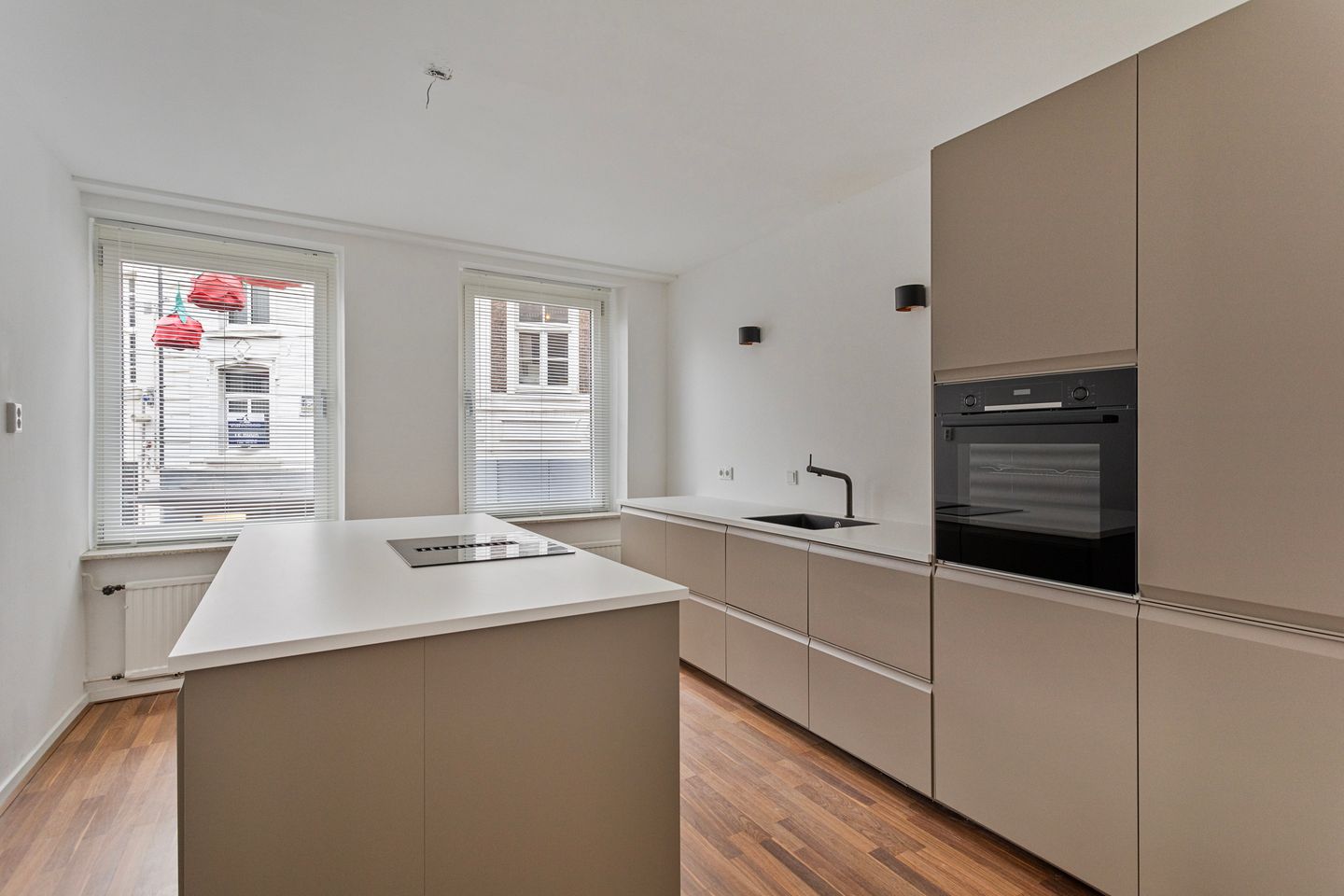 Photo 4 of Limbrichterstraat 18-A