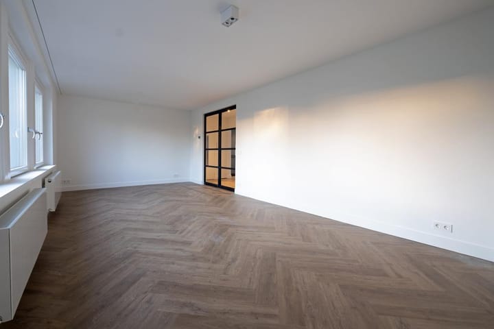 Photo 2 of Diependaalselaan 470