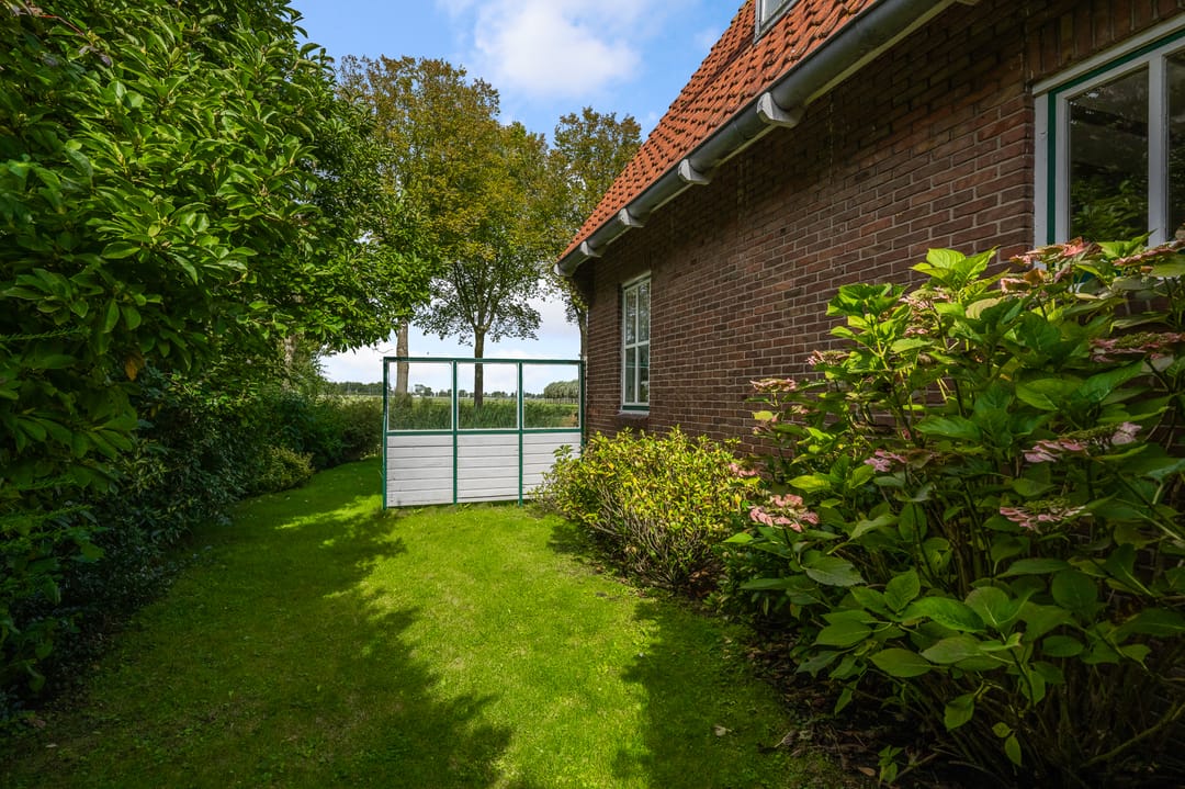 Photo 8 of Zuiderweg 63-A