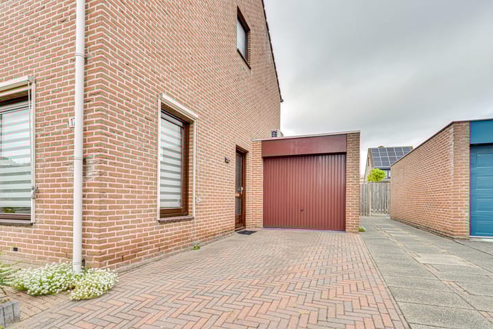 Photo 8 of Pauwenhof 17