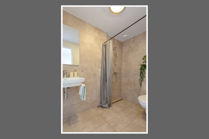 Photo 36 of Nieuwemeerdijk 219