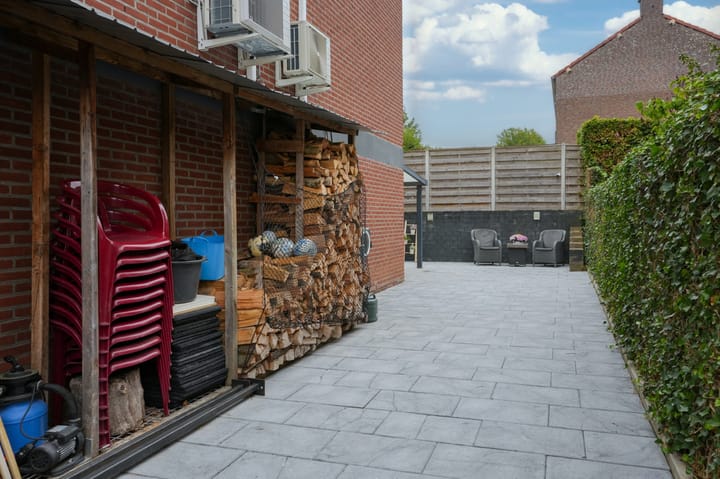 Photo 11 of Pastoor Steinbuschstraat 16