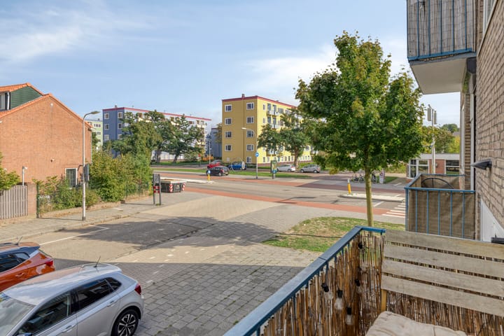 Foto 23 van Planetenstraat 15