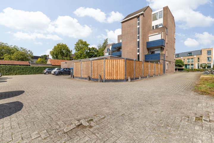 Photo 38 of Teteringsedijk 54-B