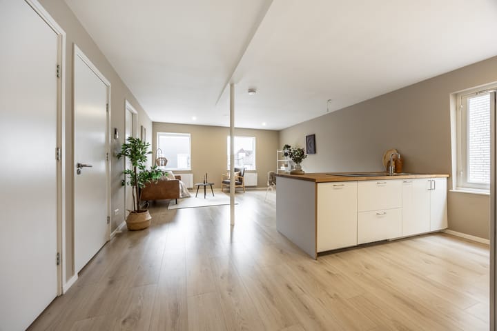 Foto 6 van Middenstraat 2-D