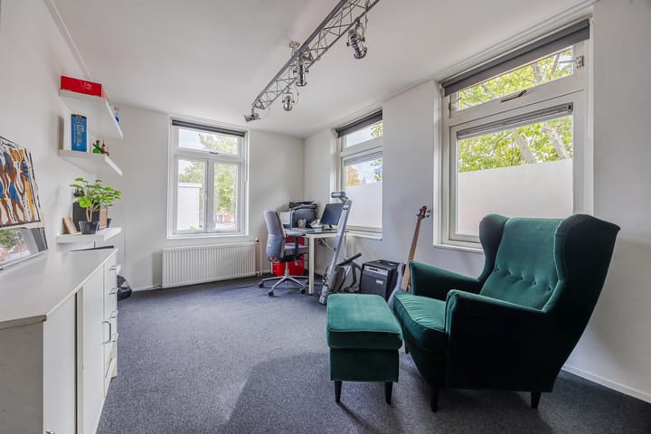 Photo 32 of Elsstraat 5