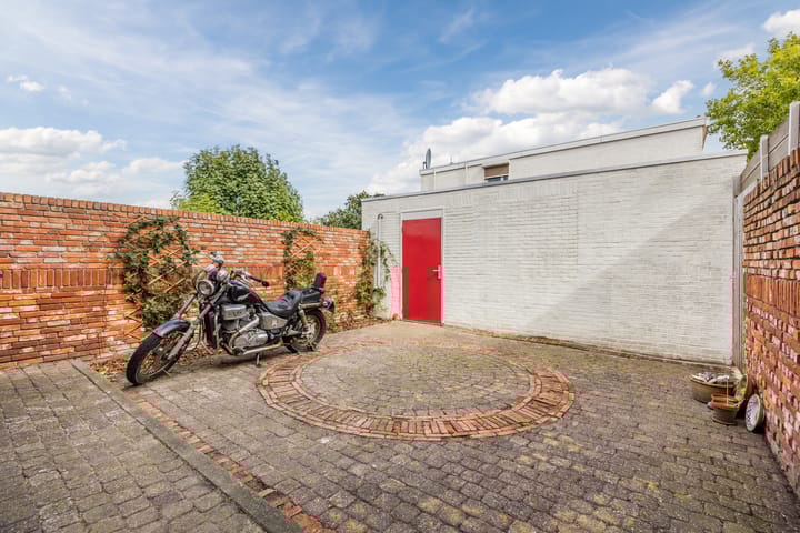 Photo 42 of Elsstraat 5