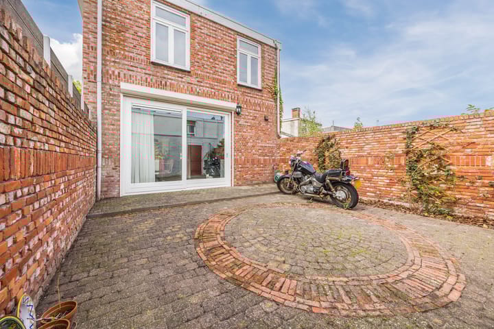 Photo 43 of Elsstraat 5