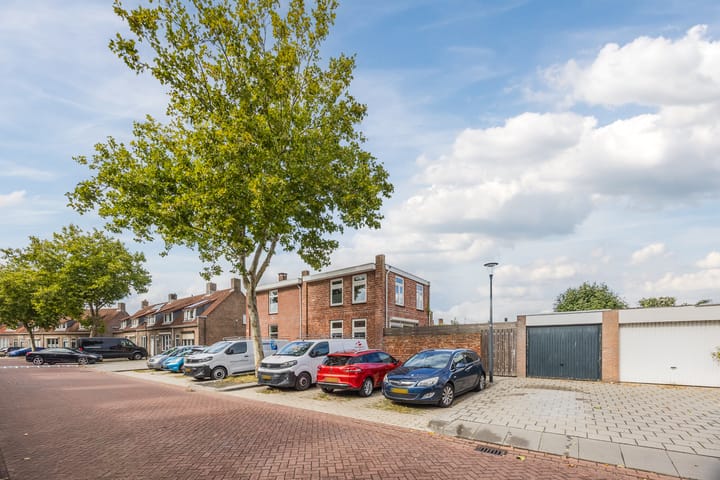 Photo 45 of Elsstraat 5