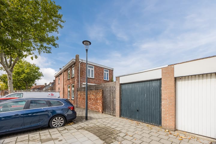 Photo 46 of Elsstraat 5