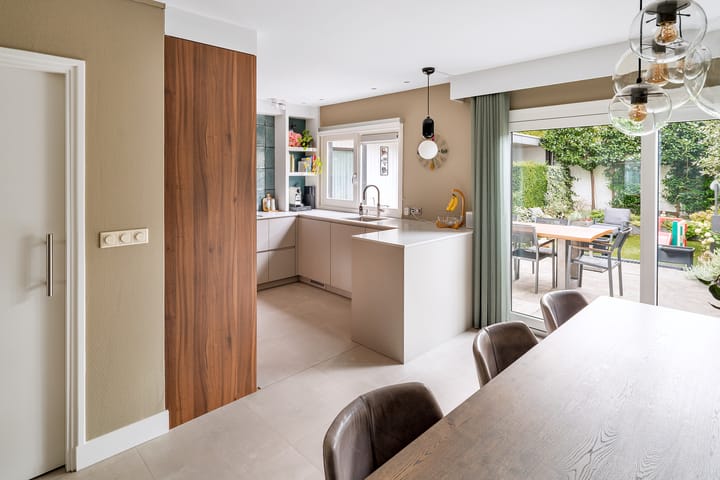 Foto 10 van Einthovenstraat 1