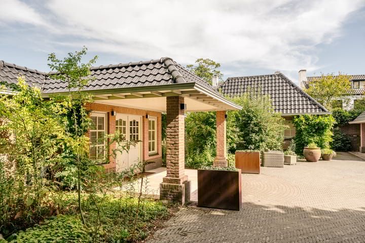 Photo 5 of Vondellaan 71-A