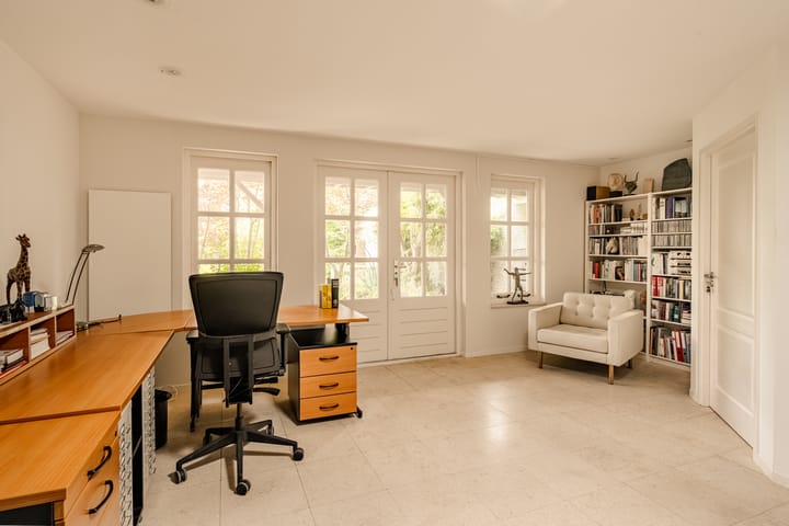 Photo 48 of Vondellaan 71-A