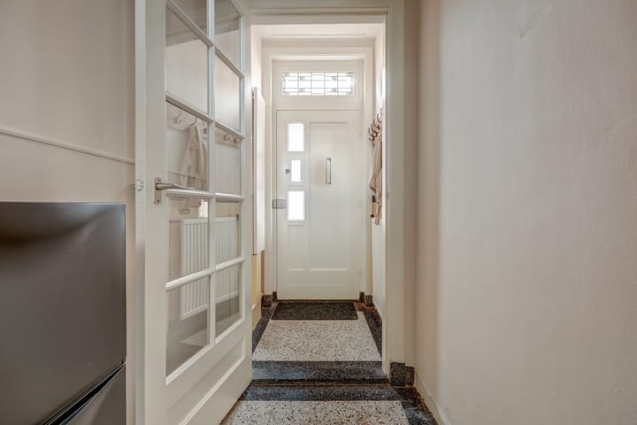 Foto 7 van Van Riebeekstraat 104