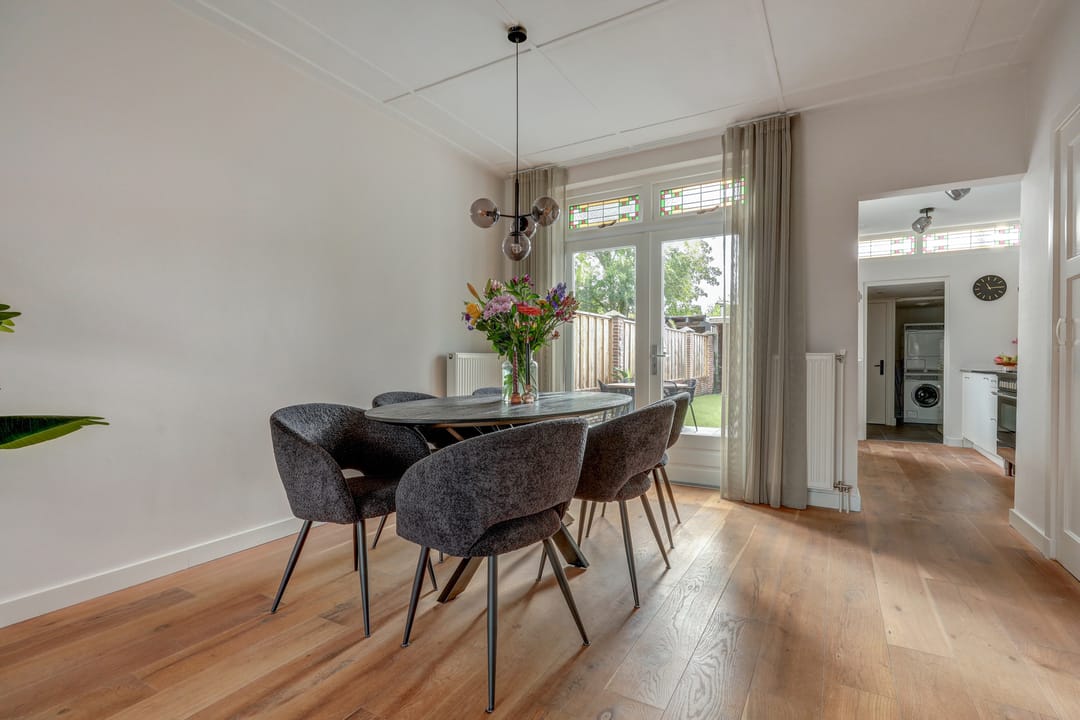 Foto 13 van Van Riebeekstraat 104