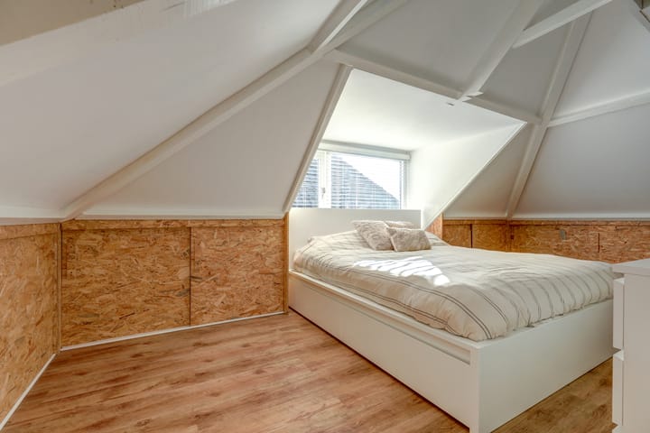 Foto 29 van Van Riebeekstraat 104