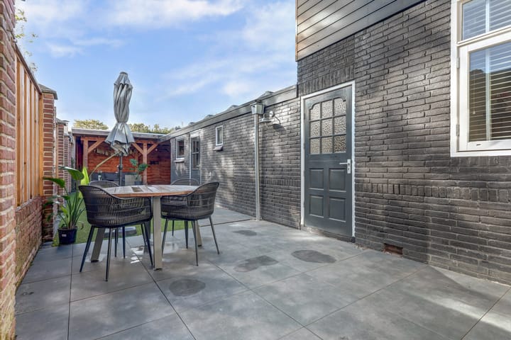 Foto 33 van Van Riebeekstraat 104